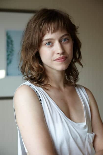 女優ルー・ドゥ・ラージュさんインタビュー|「夜明けの祈り」の主演
