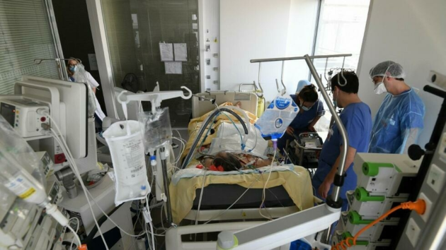 総病床数5758床、パンデミックの最中に25の病院と診療所が閉鎖された