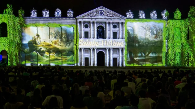 フランスの観光：「国の存在感は、観光客の役者とは別格だった」