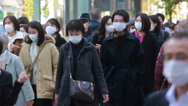 コビッド-19の日本における回収の遅れ：東京の人々を動揺させる。