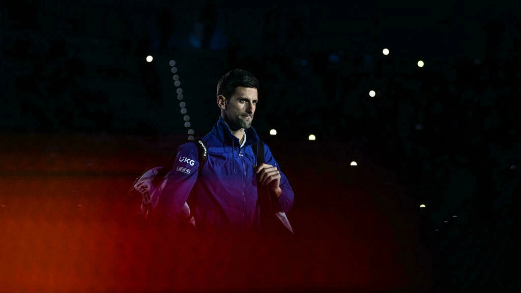 ATPマスターズ1回戦、キャメロン・ノリーとの試合前のノバク・ジョコビッチ（2021年11月19日、イタリア・トリノにて） Marco Bertorello AFP/Archives