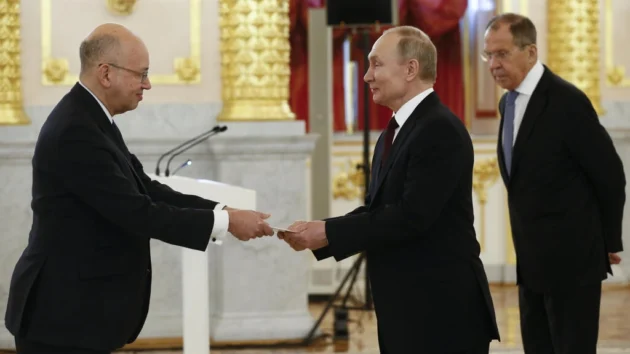駐ロシアフランス大使の文化顧問「ペルソナ・ノン・グラータ」