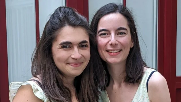 Nêge ParisのAnne-Sophie LangeとAliénor Schillioの夢のパジャマ