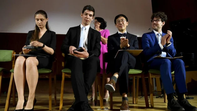 フランス人、ウクライナ人女性など4人の数学者がフィールズ賞を受賞