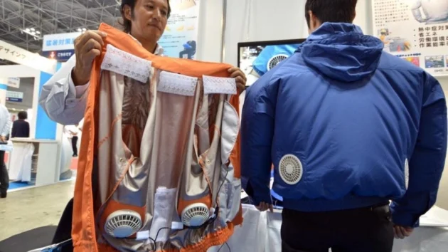日本では、一部の分野ではエアコン付きのジャケットが不可欠になる