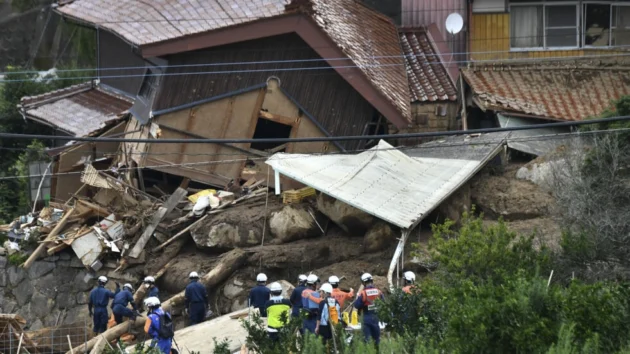 日本の集中豪雨で6人が死亡したと恐れられた