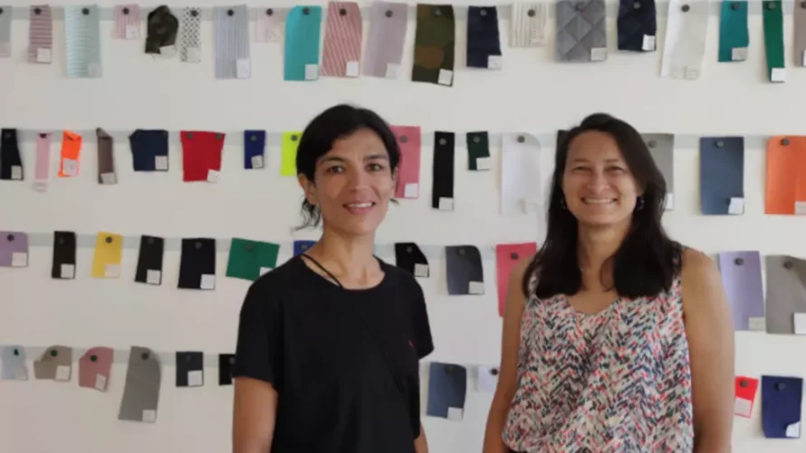 Fashion Green Hubの敷地内にあるMajdouline Sbaï（左）とAgathe Mouvielle（右）©Nathanael Vittrant/RFI