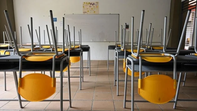 ルネサンスのヌード絵画はフランスの学校で危機を引き起こす