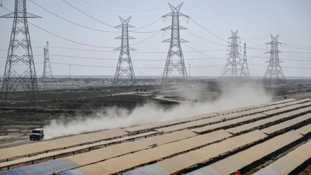 再生可能エネルギーは2025年までに世界の主要な電力源として石炭を追い越す