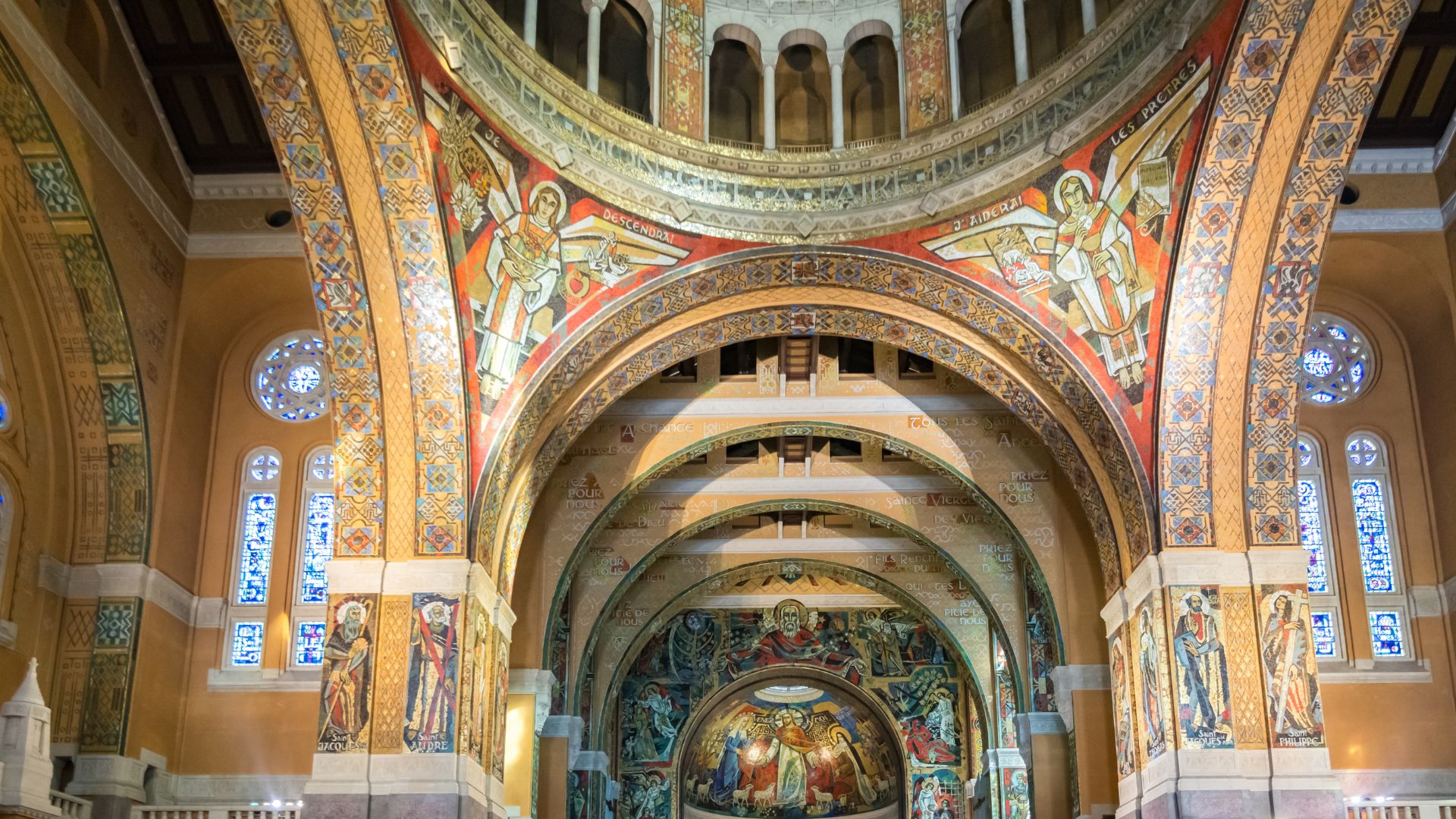 Basilique Sainte-Thérèse de Lisieux