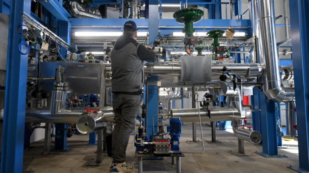 フランスの新興企業がミニ原子炉を市場に投入する中、原子力安全が脚光を浴びている