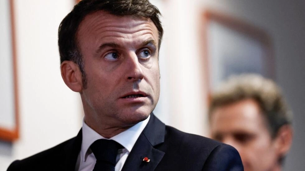 2024年3月22日にブリュッセルで開催された記者会見で、フランスのエマニュエル・マクロン大統領。© AFP/Sameer Al-Doumy