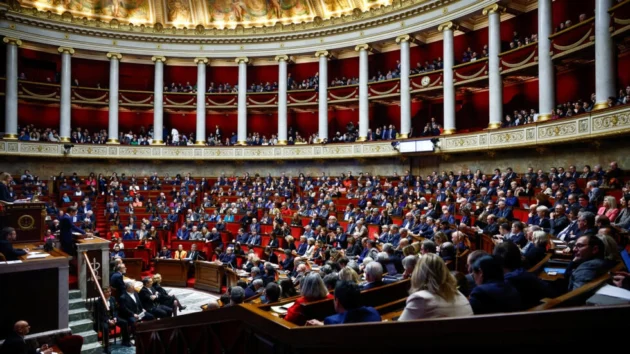 フランス議会はマクロンのウクライナ戦略に賛成票を投じる