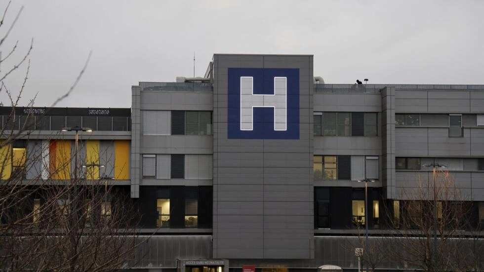 フランスのコルベイユ・エソンヌにあるCentre Hospitalier Sud Francilien病院。© Ludovic Marin/AP