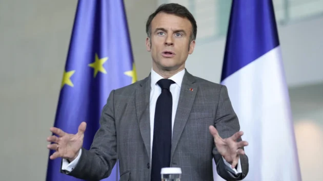 フランスのマクロンは、ウクライナでの地上作戦は「ある時点で」可能だと述べている