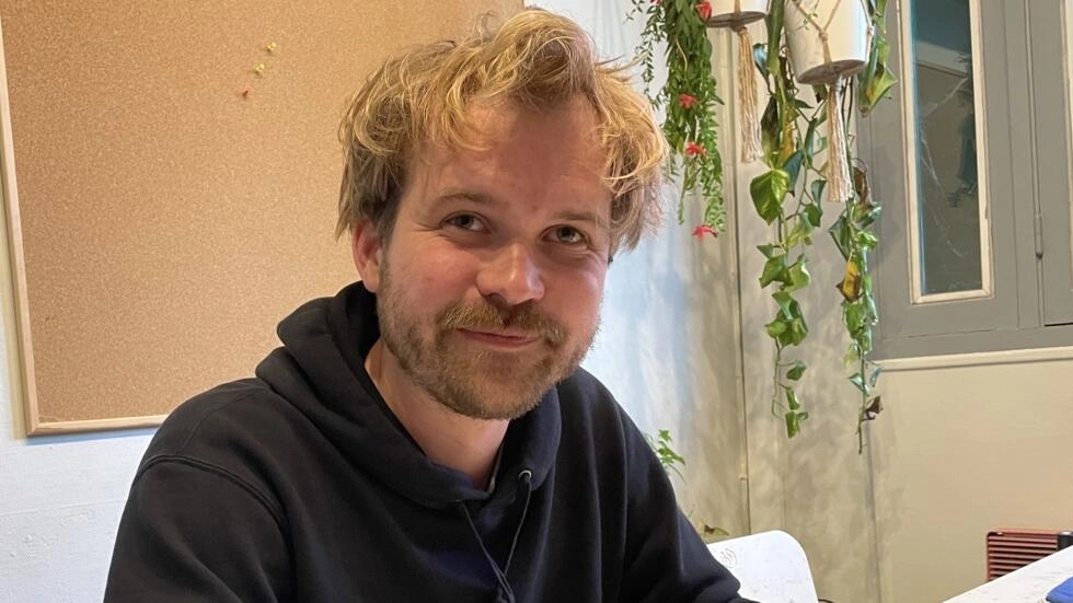 マリウス・ハメロは、ヴェルサイユの建築学校を辞めた直後にプラスチック廃棄物をリサイクルするために会社を設立しました。© ポール・マイヤーズ/RFI