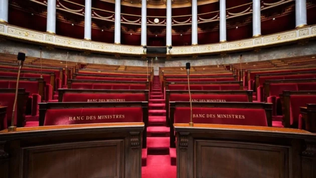 フランスの新しい管理人政府とは何ですか、それは何を意味しますか?