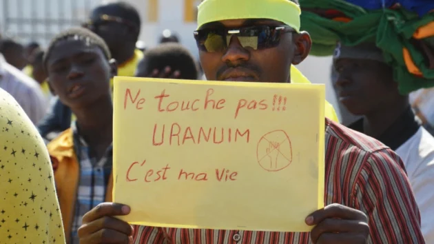 フランスの核の巨人は、ニジェールとフランスの分裂に続いて赤字に陥る