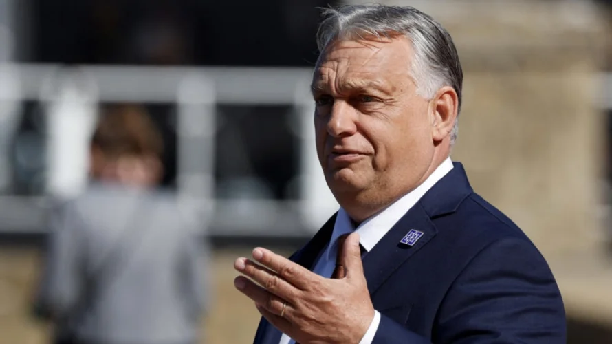 ハンガリーのヴィクトル・オルバン首相は、ロシアとベラルーシの国民に対する政府の緩和された入国規則についてEUの精査に直面している。AFP - ルドヴィック・マリン