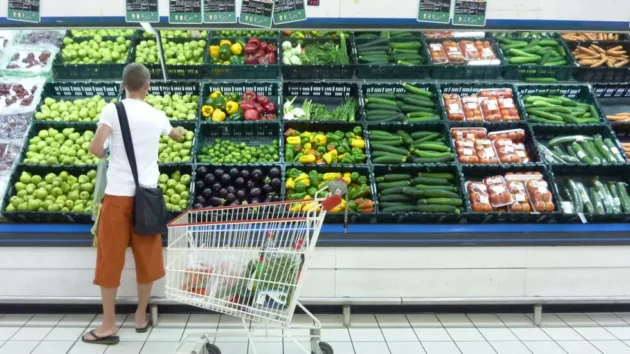 フランスが食品廃棄物の状況を好転させる方法をどのように調理しているか