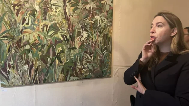 ブルゴーニュのテラ展は、ワイン造りとグローバルアートを融合させます