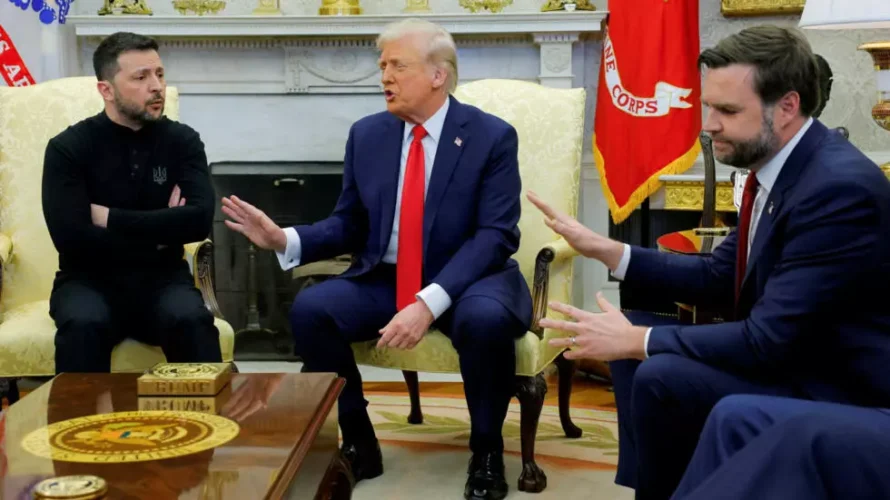 ドナルド・トランプ米大統領（C）は、ワシントンD.C.のホワイトハウスで、ウクライナのヴォロディミール・ゼレンスキー大統領（左）とJJ・ヴァンス米国副大統領と会談します。2025年2月28日。ロイター - ブライアン・スナイダー