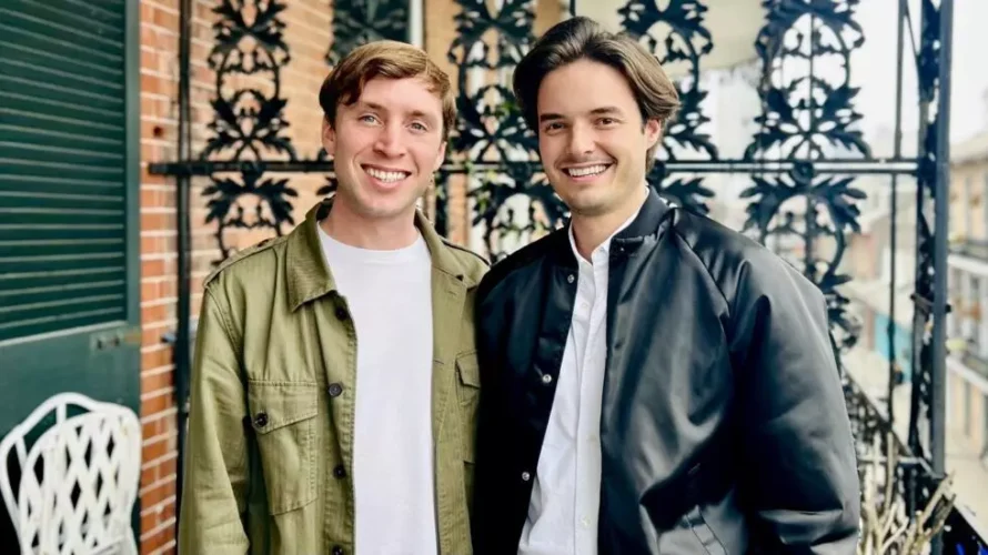 アメリカ人のスコット・ティルトンとフランス人のルディ・バゼネットは、フランス語圏の組織であるヌース財団の創設者です。© ミカエル・オリベイラ・ダ・コスタ / RFI