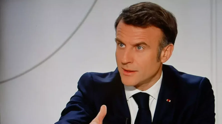 フランスのエマニュエル・マクロン大統領は、彼の政策について議論し、一般市民からの質問に答える2時間のテレビスペシャルに参加します。AFP - ルドヴィック・マリン