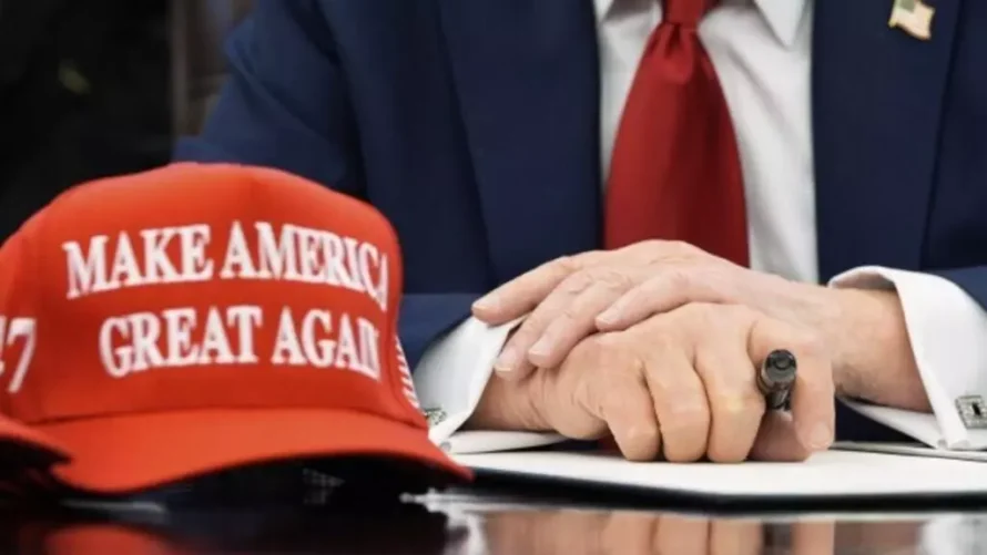 トランプのホワイトハウスへの復帰は、EUと米国の関係を混乱させ、アメリカの伝統的なソフトパワーの影響力を弱め、貿易と外交をめぐる緊張を煽った。© AP
