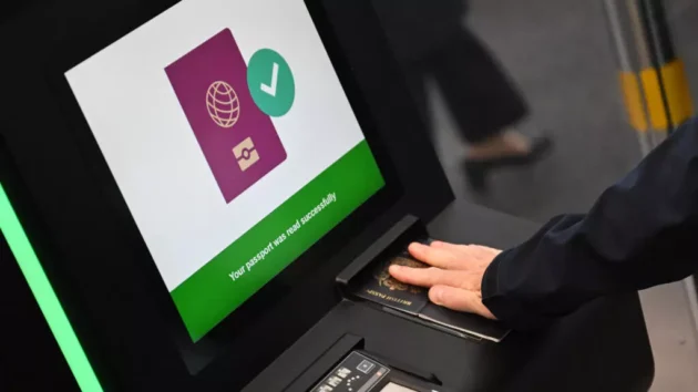 欧州連合は、非EU旅行者のための新しい生体認証国境システムを開始します