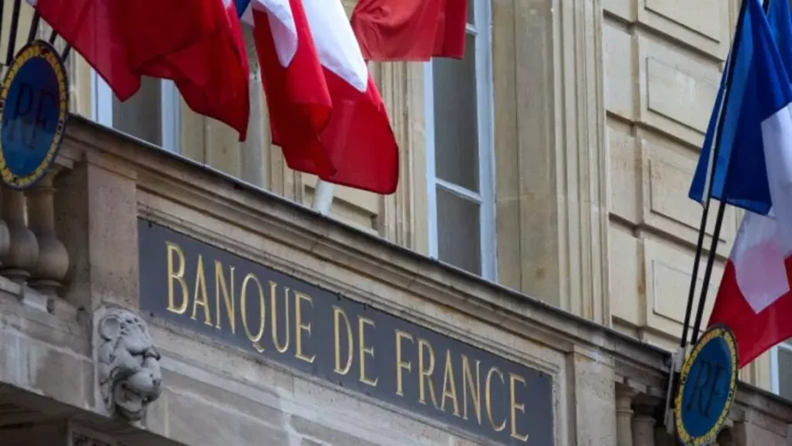 この提案は、フランスの2027年大統領選挙まで1年未満で、候補者の選挙資金提供方法に対する懸念が高まる中、提示されています。AFP/ジョエル・サゲット