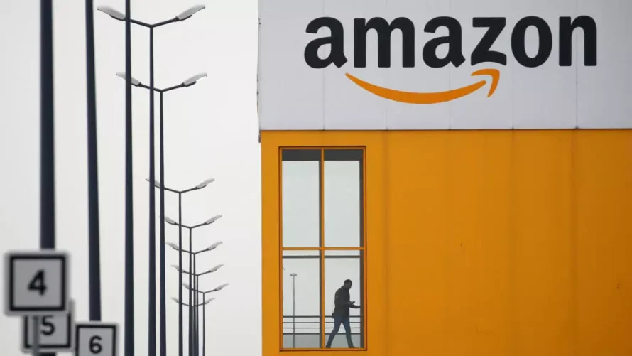 Amazonは、今後3年間でフランスに150億ユーロ以上を投資すると述べています。ロイター - パスカル・ロシニョール