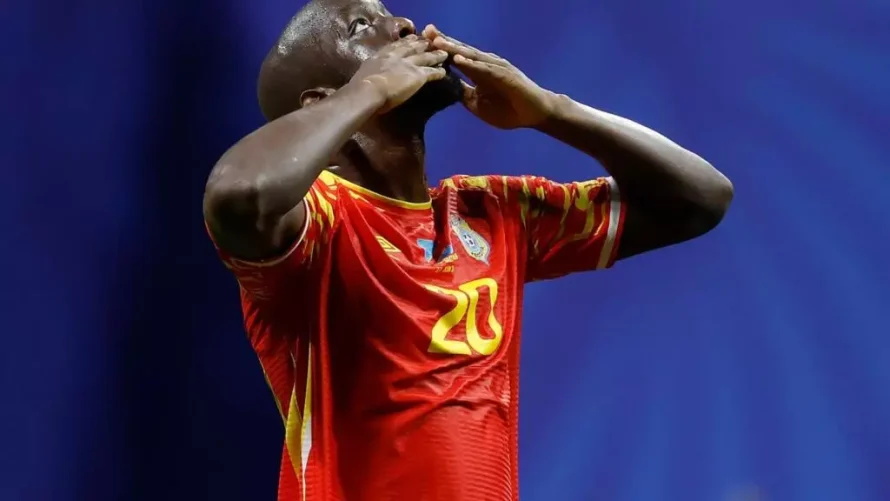 ヨアネ・ウィッサは、コンゴ民主共和国がウズベキスタンに対し3-1で勝利した試合で2得点しました。勝利により、彼のチームは初めてワールドカップのノックアウトステージに進みました。AP Photo/Erik S.レスター - エリック・S.より少ない